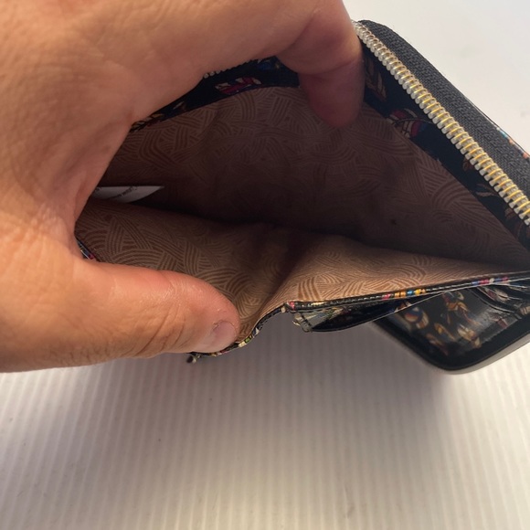 Sakroots Smartphone Wristlet Crossbody Wallet Rainbow Multicolor Artist Circle - Picture 5 of 10